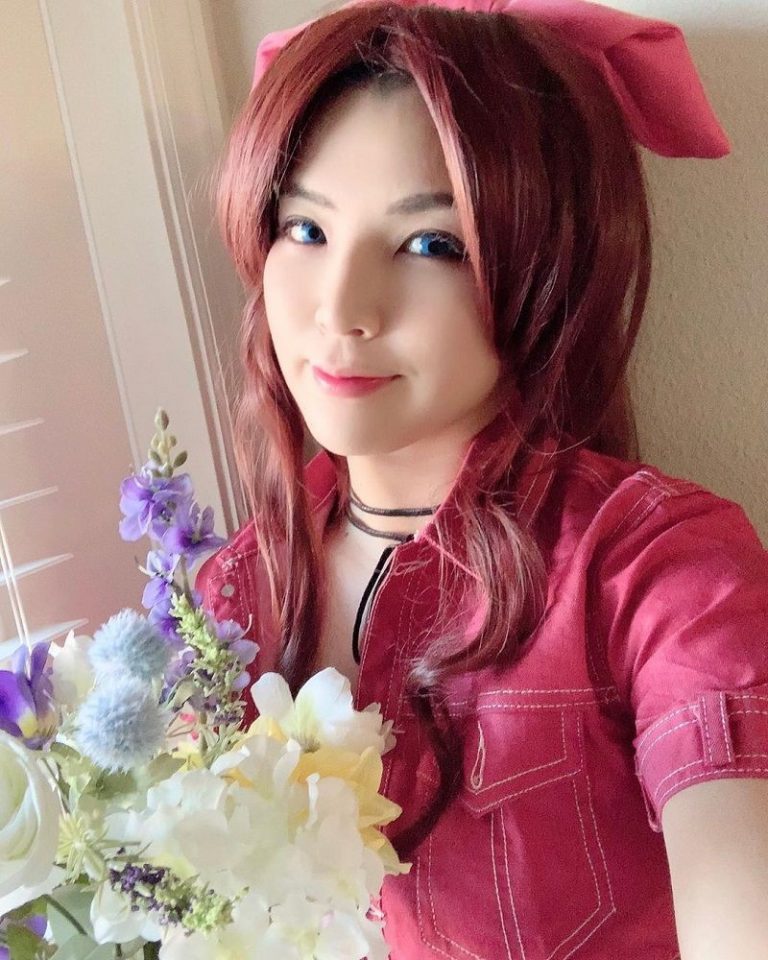 Intip 10 Pesona Hikaru Shida Si Pegulat Cantik yang Hobi Cosplay