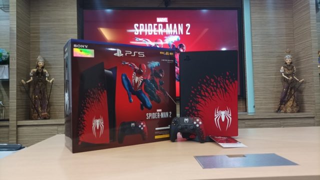 Unboxing SPIDER-MAN 2 Limited Edition PS5 Console 